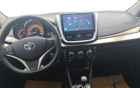 Toyota Yaris XP150 рестайлинг, 2022 год, 1 424 000 рублей, 13 фотография