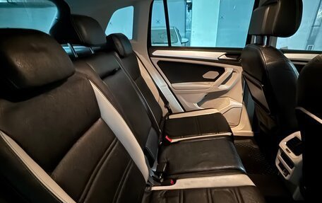 Volkswagen Tiguan II, 2017 год, 2 500 000 рублей, 11 фотография