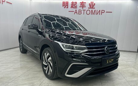 Volkswagen Tiguan II, 2023 год, 2 780 000 рублей, 2 фотография