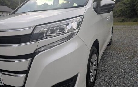 Toyota Noah III, 2021 год, 1 974 000 рублей, 5 фотография