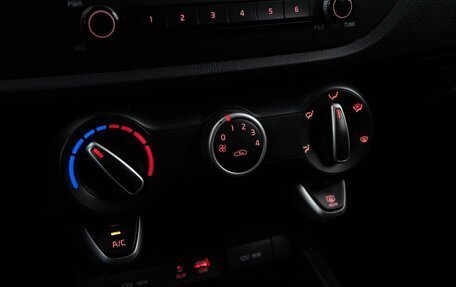 KIA Rio IV, 2018 год, 1 372 444 рублей, 14 фотография