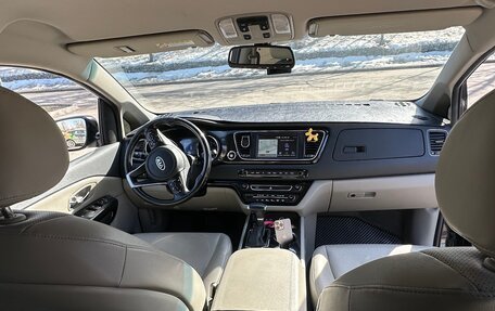 KIA Carnival III, 2019 год, 2 000 000 рублей, 8 фотография