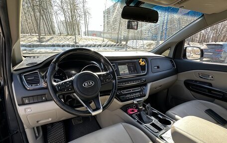 KIA Carnival III, 2019 год, 2 000 000 рублей, 10 фотография