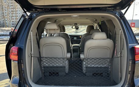 KIA Carnival III, 2019 год, 2 000 000 рублей, 13 фотография