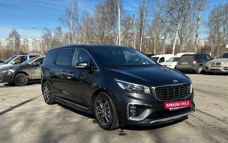 KIA Carnival III, 2019 год, 2 000 000 рублей, 5 фотография
