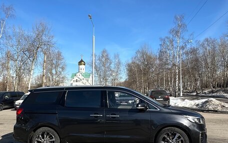 KIA Carnival III, 2019 год, 2 000 000 рублей, 4 фотография