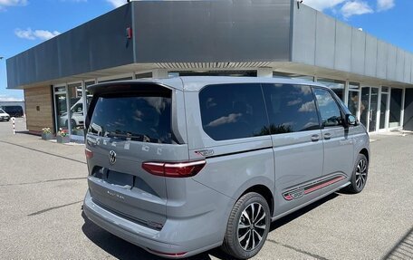 Volkswagen Multivan, 2024 год, 9 390 000 рублей, 3 фотография