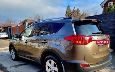 Toyota RAV4, 2014 год, 1 970 000 рублей, 3 фотография