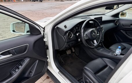 Mercedes-Benz GLA, 2016 год, 1 890 000 рублей, 12 фотография