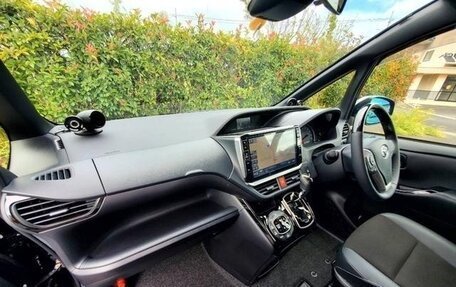 Toyota Noah III, 2021 год, 2 466 000 рублей, 10 фотография