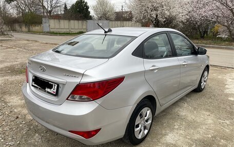 Hyundai Solaris II рестайлинг, 2015 год, 745 000 рублей, 3 фотография