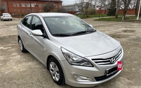Hyundai Solaris II рестайлинг, 2015 год, 745 000 рублей, 2 фотография