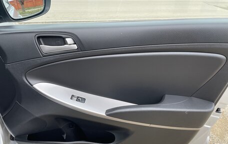 Hyundai Solaris II рестайлинг, 2015 год, 745 000 рублей, 15 фотография