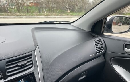 Hyundai Solaris II рестайлинг, 2015 год, 745 000 рублей, 22 фотография