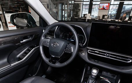 Toyota Highlander, 2025 год, 6 090 000 рублей, 19 фотография