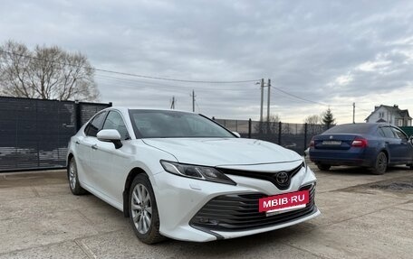 Toyota Camry, 2020 год, 2 500 000 рублей, 2 фотография