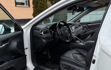 Toyota Camry, 2020 год, 2 500 000 рублей, 14 фотография