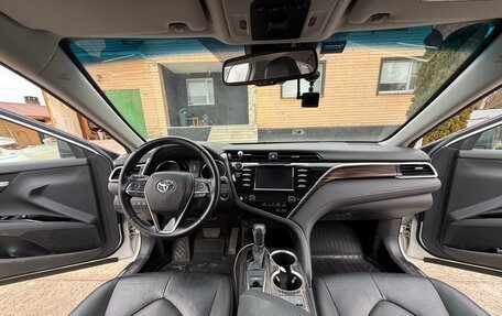 Toyota Camry, 2020 год, 2 500 000 рублей, 18 фотография