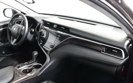 Toyota Camry, 2018 год, 3 197 000 рублей, 10 фотография
