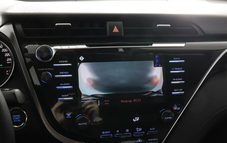 Toyota Camry, 2018 год, 3 197 000 рублей, 13 фотография