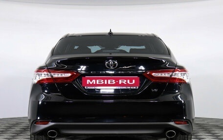 Toyota Camry, 2018 год, 3 197 000 рублей, 6 фотография