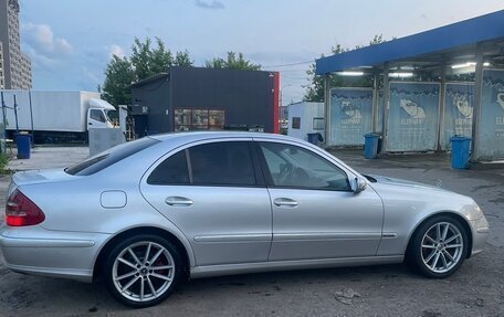 Mercedes-Benz E-Класс, 2004 год, 780 000 рублей, 4 фотография