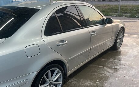 Mercedes-Benz E-Класс, 2004 год, 780 000 рублей, 5 фотография