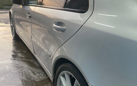 Mercedes-Benz E-Класс, 2004 год, 780 000 рублей, 6 фотография