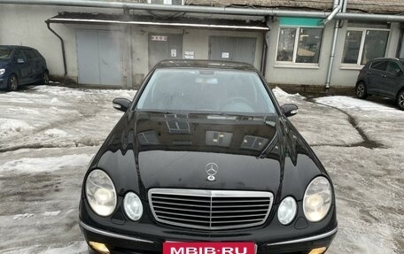 Mercedes-Benz E-Класс, 2004 год, 650 000 рублей, 3 фотография