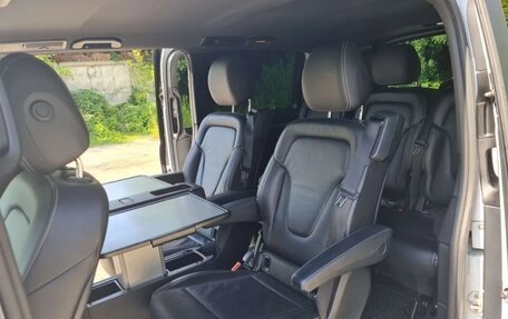 Mercedes-Benz V-Класс, 2018 год, 4 800 000 рублей, 8 фотография