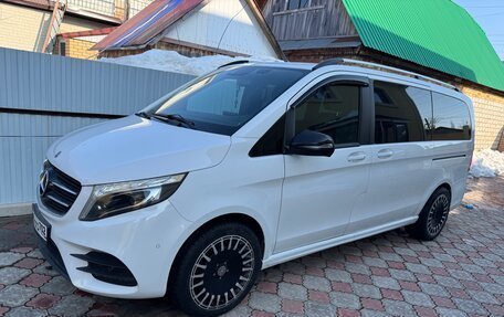 Mercedes-Benz V-Класс, 2018 год, 4 800 000 рублей, 3 фотография