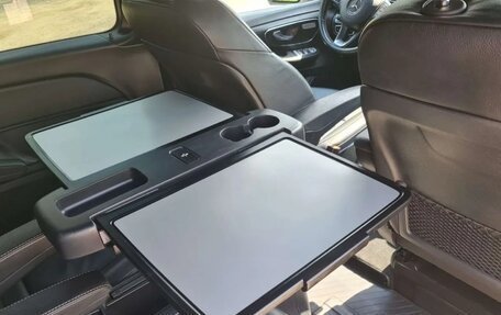 Mercedes-Benz V-Класс, 2018 год, 4 800 000 рублей, 7 фотография