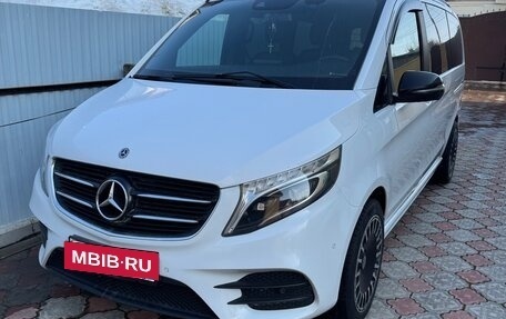 Mercedes-Benz V-Класс, 2018 год, 4 800 000 рублей, 2 фотография