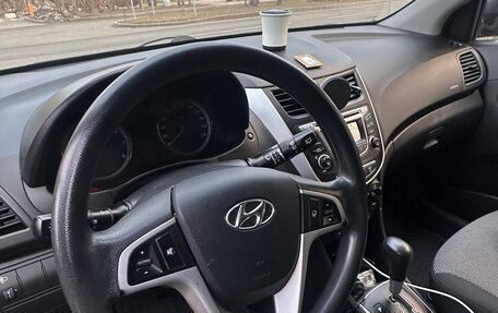 Hyundai Solaris II рестайлинг, 2013 год, 635 000 рублей, 5 фотография