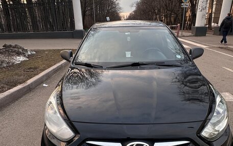 Hyundai Solaris II рестайлинг, 2013 год, 635 000 рублей, 12 фотография