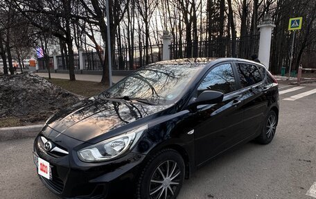 Hyundai Solaris II рестайлинг, 2013 год, 635 000 рублей, 3 фотография