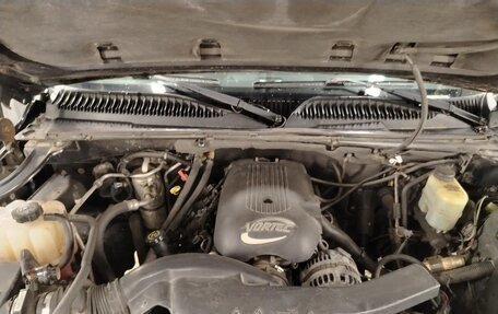 Chevrolet Tahoe II, 2001 год, 950 000 рублей, 21 фотография