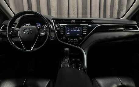 Toyota Camry, 2018 год, 2 599 999 рублей, 9 фотография