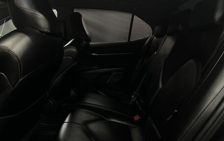 Toyota Camry, 2018 год, 2 599 999 рублей, 19 фотография