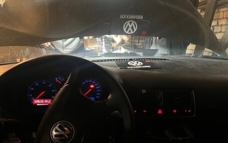 Volkswagen Golf IV, 2001 год, 210 000 рублей, 2 фотография