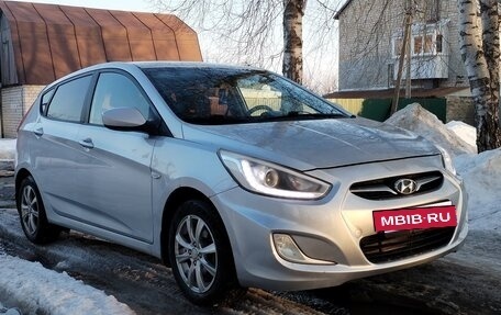 Hyundai Solaris II рестайлинг, 2013 год, 620 000 рублей, 2 фотография