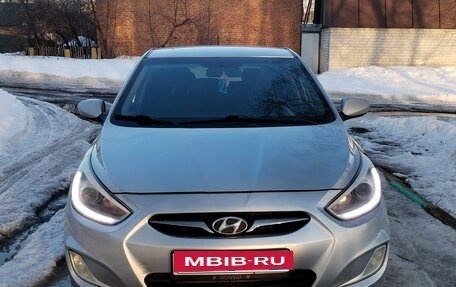 Hyundai Solaris II рестайлинг, 2013 год, 620 000 рублей, 1 фотография