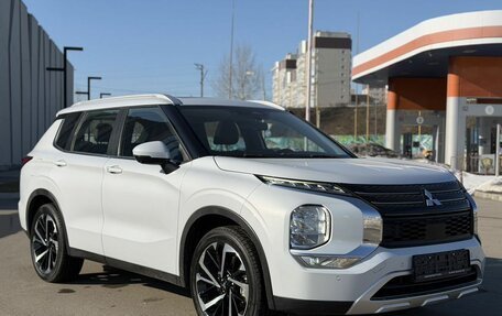 Mitsubishi Outlander, 2023 год, 3 880 000 рублей, 7 фотография