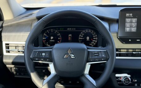 Mitsubishi Outlander, 2023 год, 3 880 000 рублей, 26 фотография