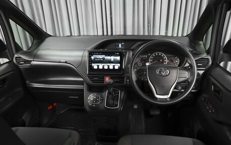 Toyota Voxy III, 2014 год, 1 859 000 рублей, 6 фотография