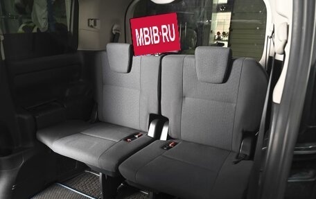 Toyota Voxy III, 2014 год, 1 859 000 рублей, 9 фотография