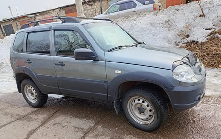 Chevrolet Niva I рестайлинг, 2019 год, 799 999 рублей, 2 фотография