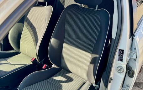 Toyota Vitz, 2019 год, 1 059 000 рублей, 19 фотография