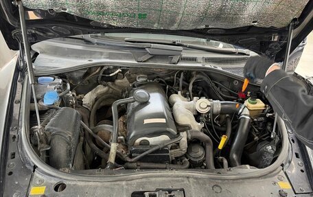 Volkswagen Touareg III, 2005 год, 767 000 рублей, 6 фотография