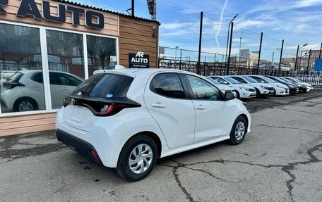 Toyota Yaris, 2021 год, 1 259 000 рублей, 10 фотография